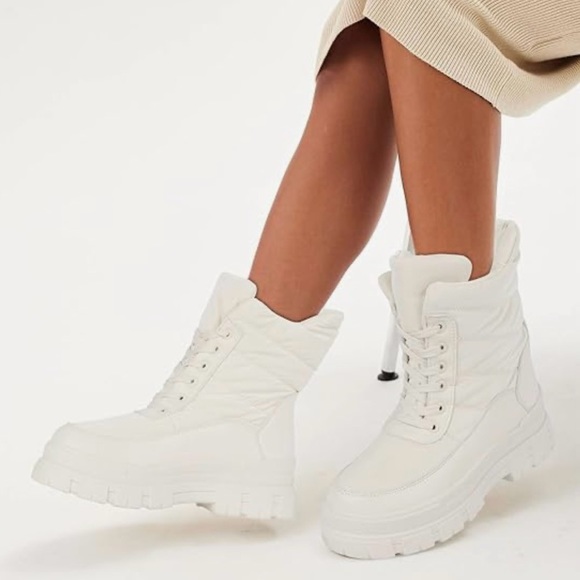 NWT COMBAT BOOTS - Picture 6 of 7